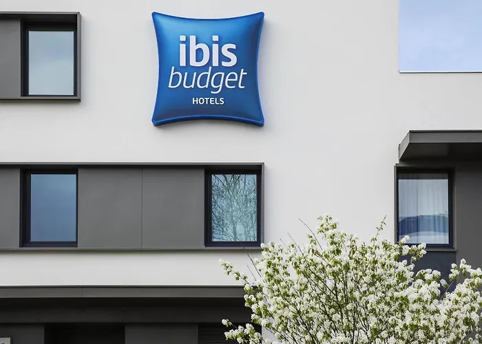 Hotels in Montigny-le-Bretonneux