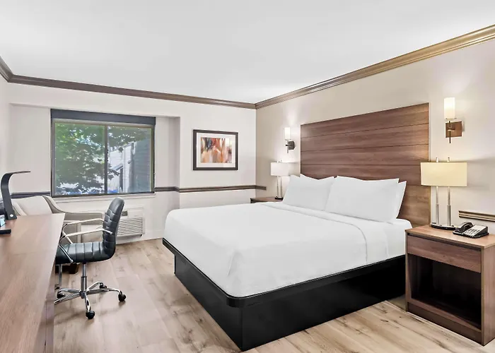 Maple Ridge Hotels