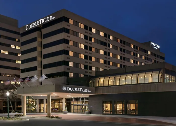 Canton Hotels With Pool