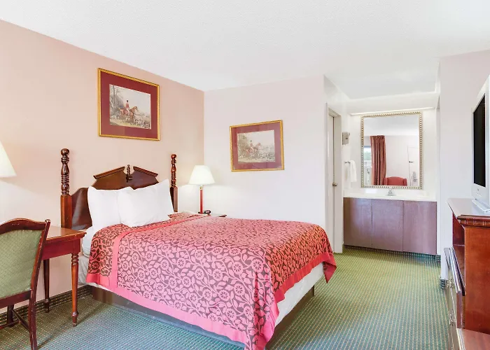 Days Inn By Wyndham Greenville Ms