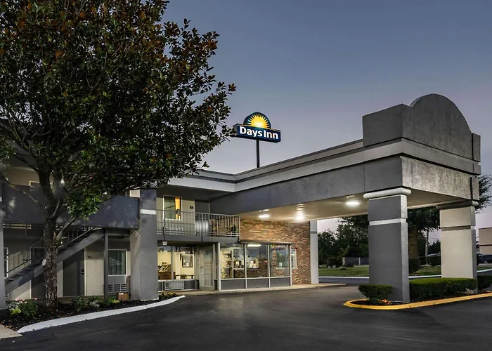 Days Inn By Wyndham Clarksville Tn
