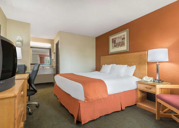 Days Inn By Wyndham Columbus Fairgrounds