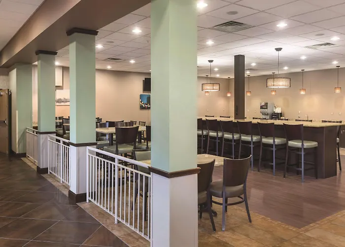 Wyndham Bloomington - Mall Of America