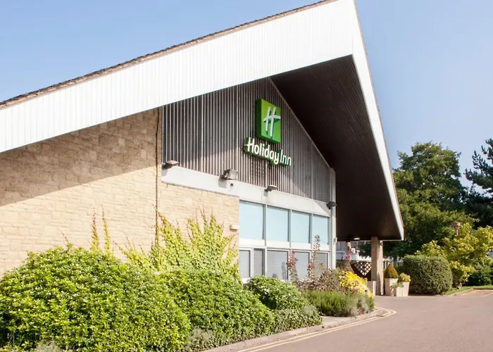 Swindon Hotels With Pool