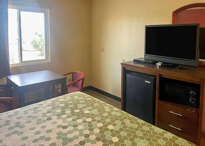 Corning Hotels