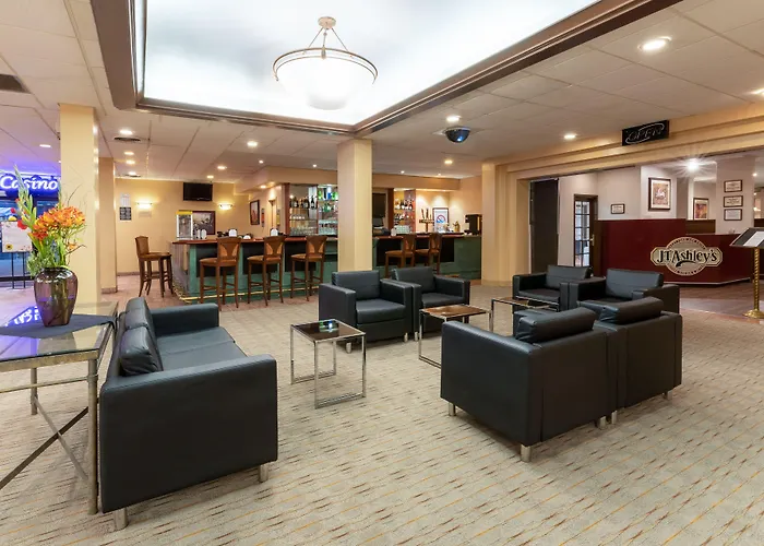 Ramada By Wyndham Reno Hotel & Casino