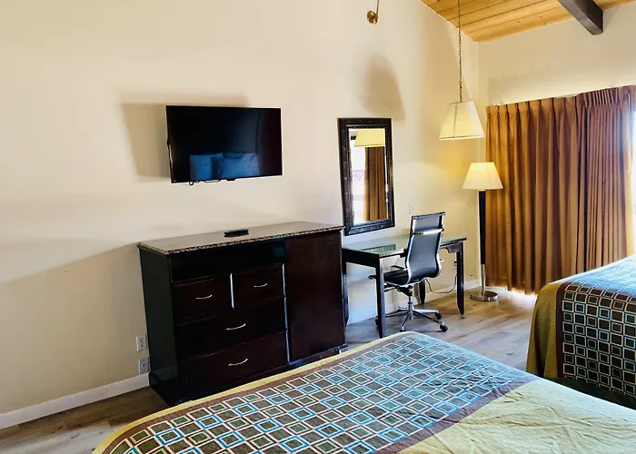 Rodeway Inn Fallbrook Downtown