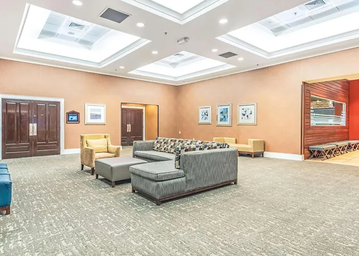 Doubletree By Hilton Columbus Hotel