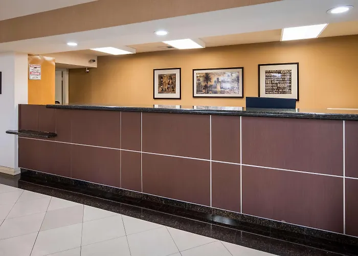 Norwalk Hotels