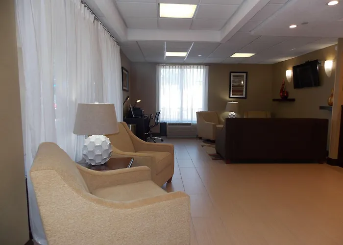 West Springfield Hotels