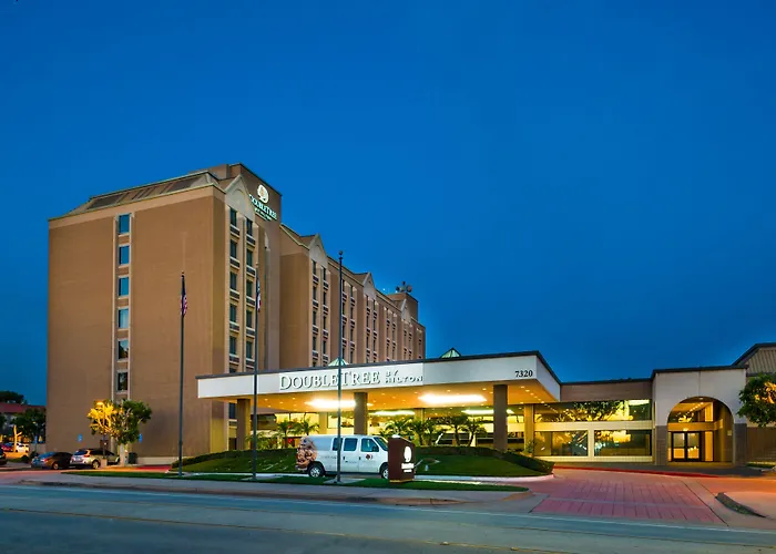 Whittier Hotels