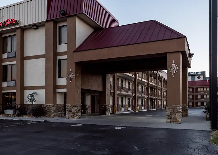 Red Roof Inn & Suites Pigeon Forge Parkway