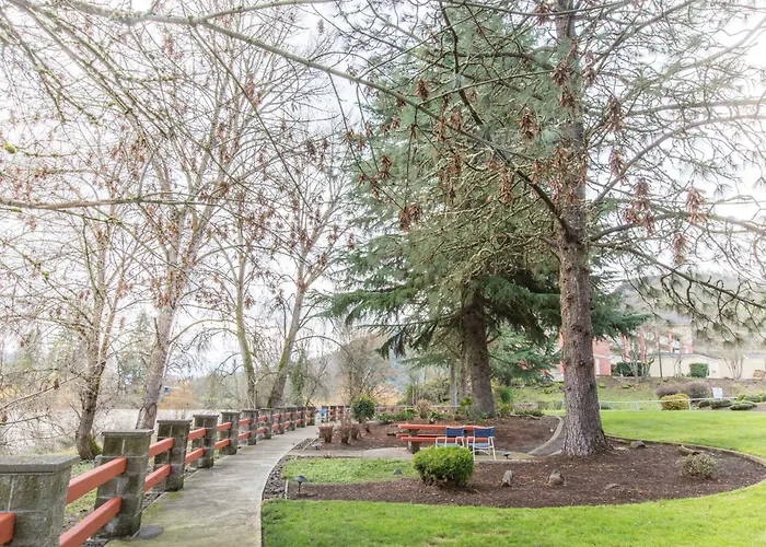 Riverfront Inn Roseburg