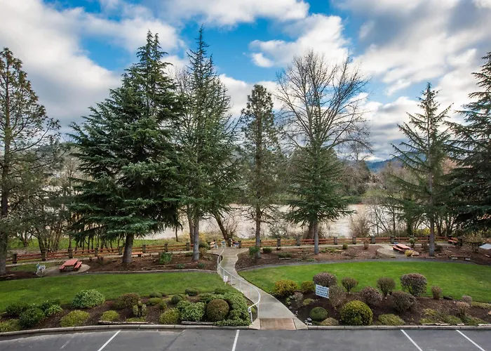 Riverfront Inn Roseburg