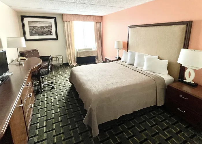 Wickliffe Hotels
