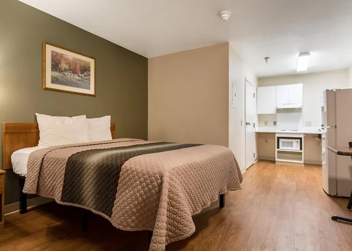 Hometowne Studios By Red Roof Denver - Lakewood West