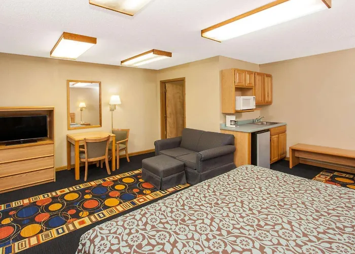 Farmer City Hotels