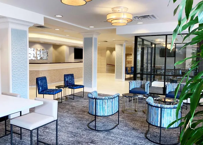 Doubletree By Hilton Milwaukee Downtown Hotel