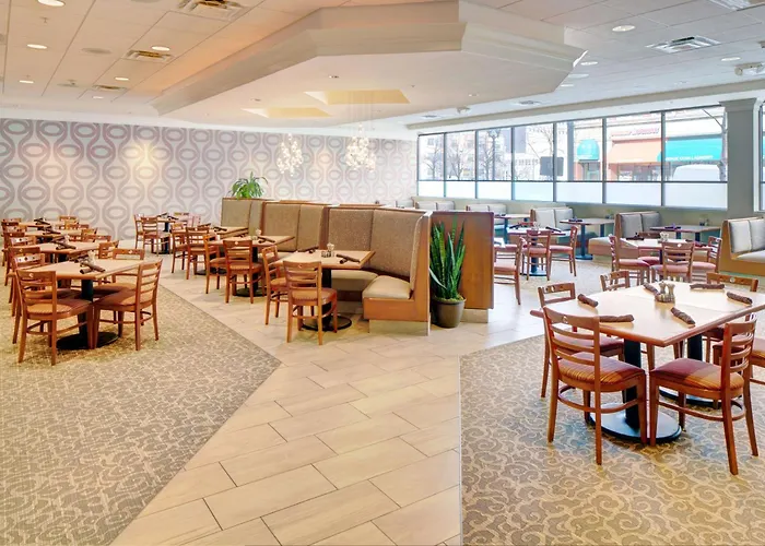 Doubletree By Hilton Milwaukee Downtown Hotel