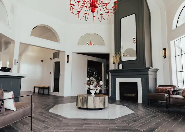 Vinland Hotel And Lounge