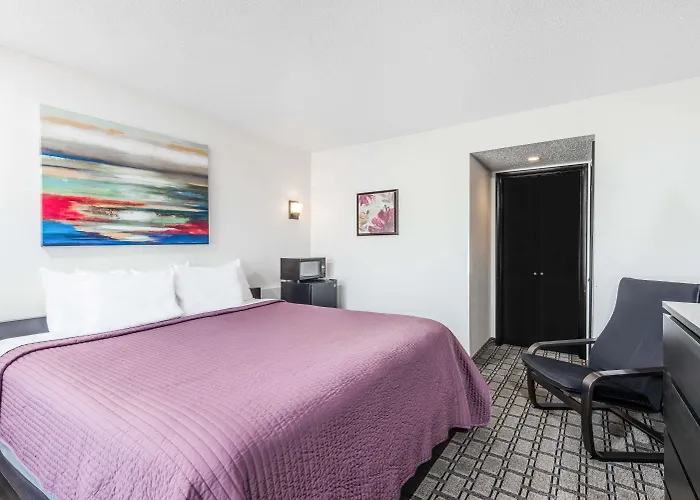 Days Inn By Wyndham St Clairsville St. Clairsville