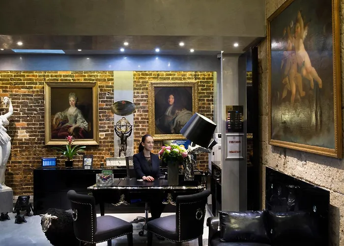 Hotel Plaza Elysées París