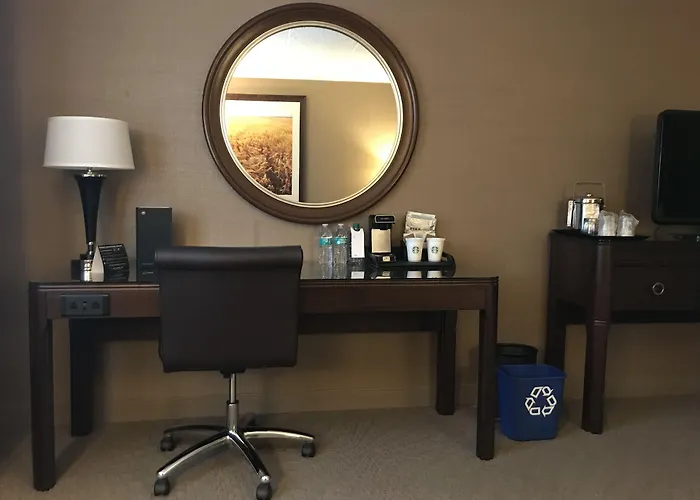 Wyndham Omaha Hotel - West Dodge