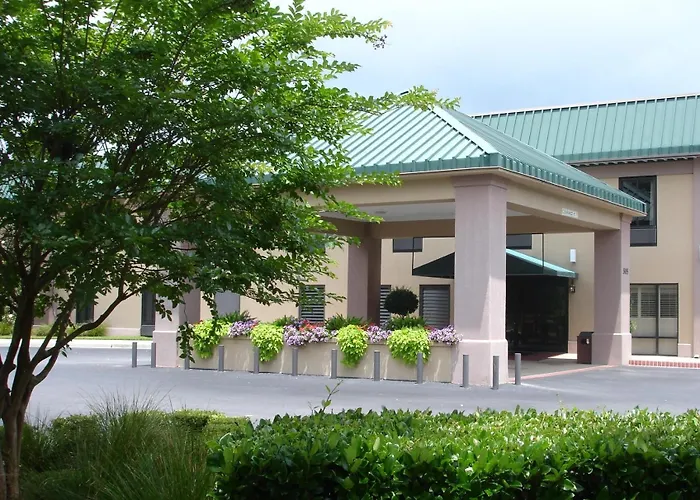 Moncks Corner Hotels