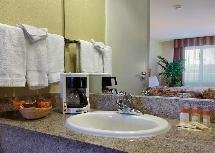 Days Inn By Wyndham Hayward Airport