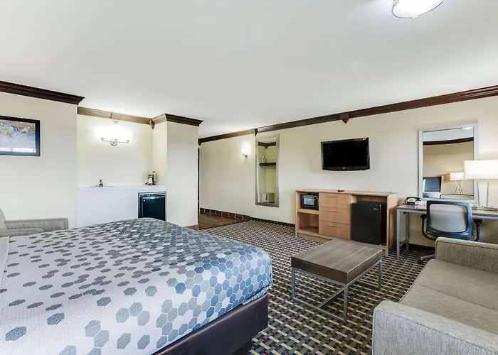Econo Lodge Madison East