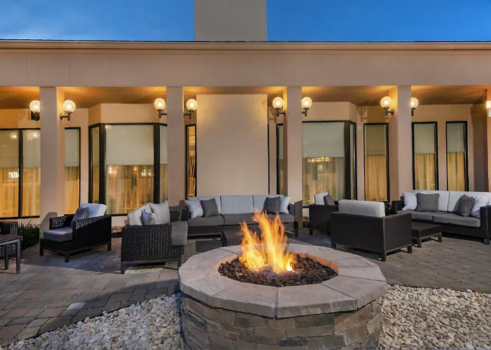 Courtyard By Marriott Rockville