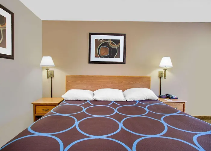 Lewisburg Hotels