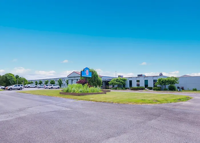 Oriskany Hotels