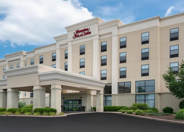 Wilkes-Barre Hotels With Pool