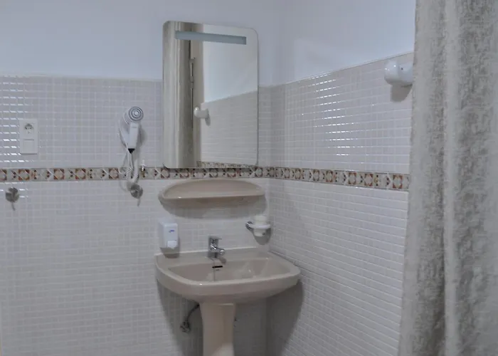 Hostal Ramón y Cajal