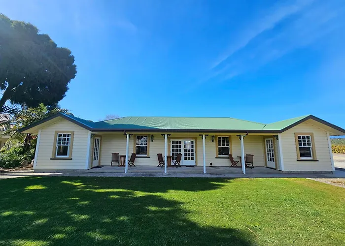 Karamea Hotels