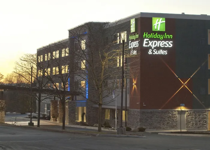 Johnstown Hotels With Pool
