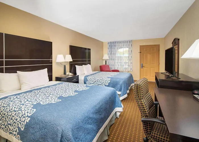 Thomaston Hotels