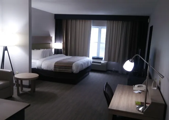 Roanoke Hotels