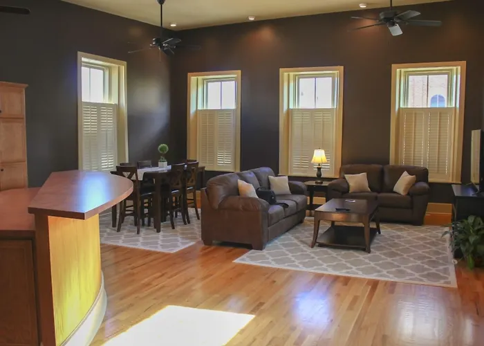 Greeneville Hotels