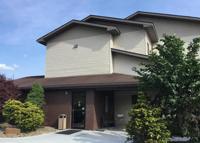 Super 8 By Wyndham New Stanton Hotel