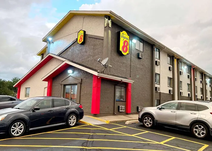 Super 8 By Wyndham Cedar Rapids