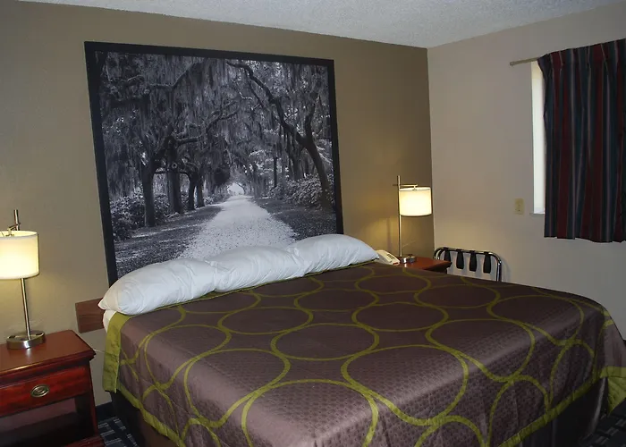 Super 8 By Wyndham Warner Robins Motel