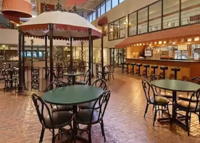 West Huntington Hotels With Pool