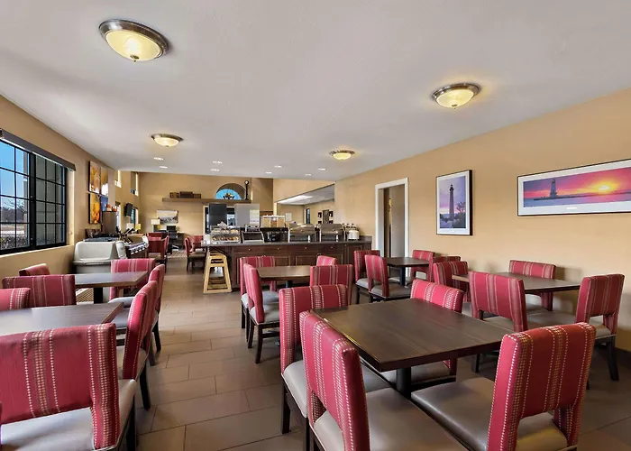 Comfort Inn & Suites Ludington Near Us-10