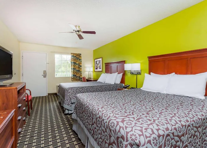 Trenton Hotels