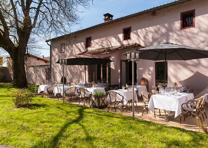 Hotels in Thiers