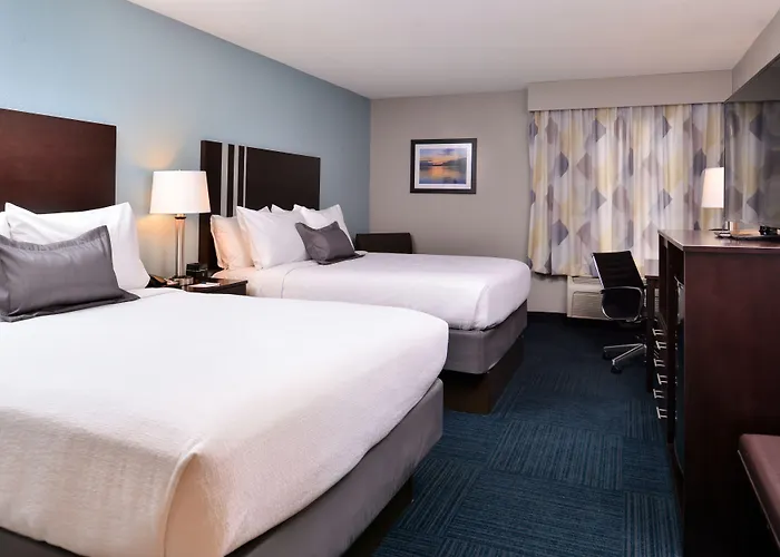 St. Clairsville Hotels