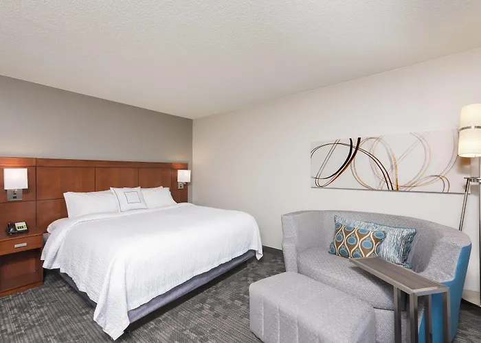 Courtyard By Marriott Louisville Downtown