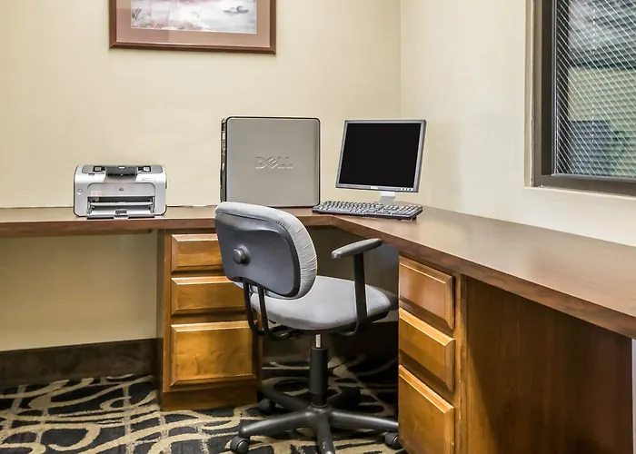 Mendota Hotels
